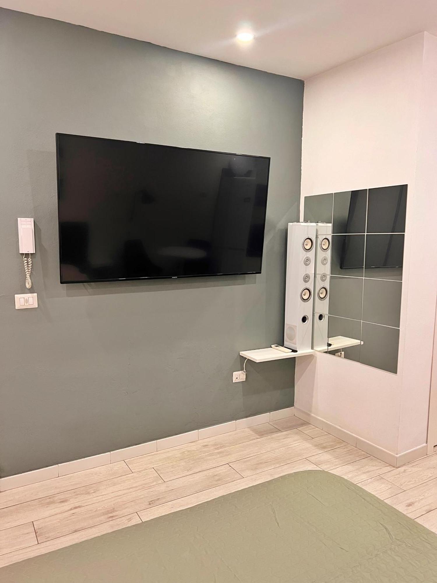 Apartment Angolo Di Santa Lucia Naples